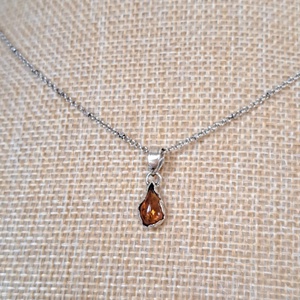 Borostyán csepp medál - ékszer - nyaklánc - medál - Meska.hu