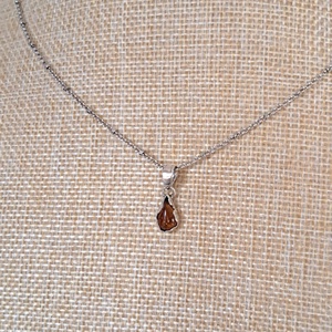 Borostyán csepp medál - ékszer - nyaklánc - medál - Meska.hu