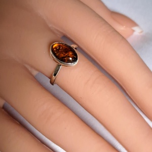 Ovális borostyán gyűrű - ékszer - gyűrű - statement gyűrű - Meska.hu