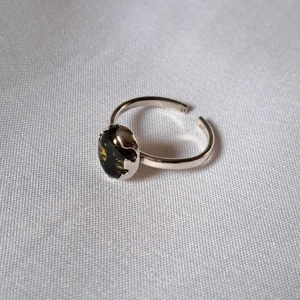 Ezüst gyűrű sötét borostyánkővel - ékszer - gyűrű - statement gyűrű - Meska.hu