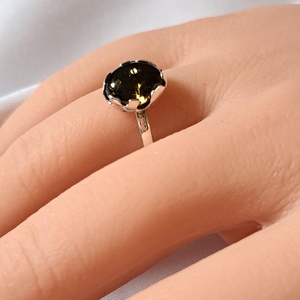 Ezüst gyűrű sötét borostyánkővel - ékszer - gyűrű - statement gyűrű - Meska.hu