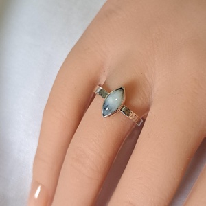 Pici mandula formájú merlinit gyűrű - ékszer - gyűrű - statement gyűrű - Meska.hu