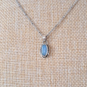 Ovális ausztrál opál medál - ékszer - nyaklánc - medál - Meska.hu