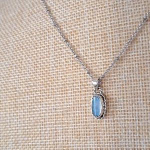 Ovális ausztrál opál medál - ékszer - nyaklánc - medál - Meska.hu