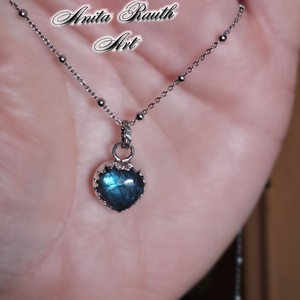 Kis szív Labradorit medál - kék árnyalattal - ékszer - nyaklánc - medál - Meska.hu