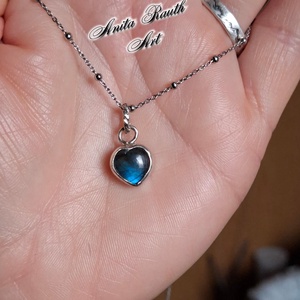Kis szív Labradorit medál - kék árnyalattal - ékszer - nyaklánc - medál - Meska.hu
