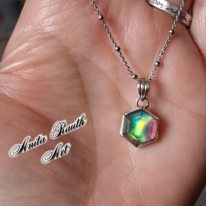 Aurora opál hatszög medál  - ékszer - nyaklánc - medál - Meska.hu