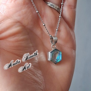 Aurora opál hatszög medál  - ékszer - nyaklánc - medál - Meska.hu