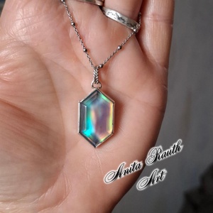 Aurora opál medál - hatszögletű - ékszer - nyaklánc - medál - Meska.hu