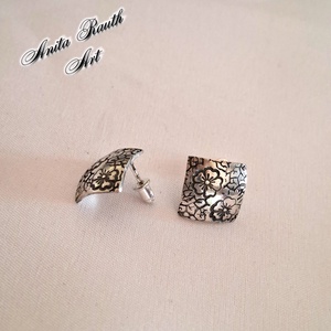 Virág mintás ezüst fülbevalók - ékszer - fülbevaló - pötty fülbevaló - Meska.hu