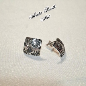 Virág mintás ezüst fülbevalók - ékszer - fülbevaló - pötty fülbevaló - Meska.hu