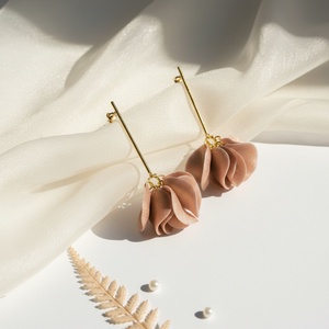 Veilora fülbevaló Rózsaarany - ékszer - fülbevaló - lógó fülbevaló - Meska.hu