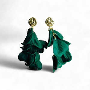 Velvet Symphony fülbevaló Sötétzöld - ékszer - fülbevaló - lógó fülbevaló - Meska.hu