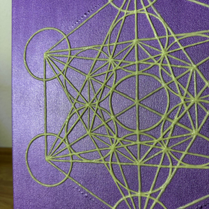 Sötétben világító Metatron kocka lila alapon 33x33cm - művészet - festmény - akril - Meska.hu