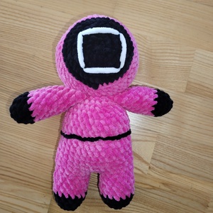 Plüss squid game őr - Meska.hu