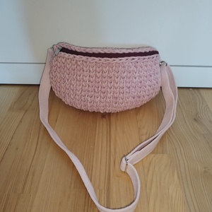 Horgolt crossbody övtáska fazonban , Táska & Tok, Kézitáska & válltáska, Vállon átvethető táska, Horgolás, MESKA