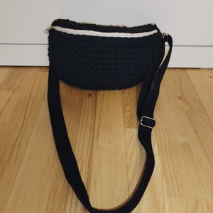 Horgolt crossbody övtáska fazonban  - Meska.hu