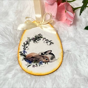 Húsvéti tojás nyulas mintával - sárga tavaszi dekoráció - ünnepi díszek, dekorációk - húsvéti díszek és dekorációk - húsvéti tojás, hímestojás - Meska.hu