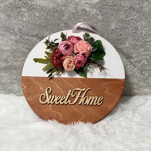 Ajtódísz virágokkal Sweet Home felirattal - Ajtókopogtató - Meska.hu