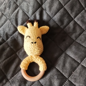 Kézzel horgolt amigurumi zsiráfos babajáték - Meska.hu