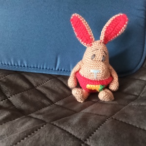 Répakedvelő horgolt nyuszika-amigurumi plüss játék - Meska.hu