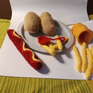 Horgolt gyorsétel játékszett-hot-dog és sült krumpli ketchuppal - játék & sport - plüssállat & játékfigura - más figura - Meska.hu