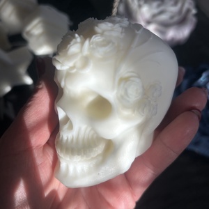 Rózsás koponya  - kellékek & szerszámok - dekorációs kellékek - dekorációs gyertya - Meska.hu Rózsás koponya  - kellékek & szerszámok - dekorációs kellékek - dekorációs gyertya - Meska.hu