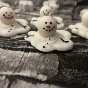 Olvadt hóember gyertya - karácsony - karácsonyi lakásdekoráció - karácsonyi illatgyertya, mécses - Meska.hu