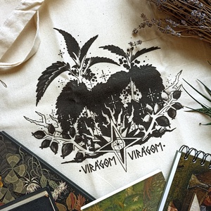 Örök késős - vászontáska, Táska & Tok, Bevásárlás & Shopper táska, Shopper, textiltáska, szatyor, Fotó, grafika, rajz, illusztráció, Grafika az örök késésről és a BKKról némi tavasszal megfűszerezve vászontáskán, alkalmas város sétá..., Meska
