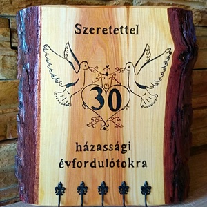 Házassági évfordulóra készült fali kulcstartó, Otthon & Életmód, Dekoráció, Fali és függő dekoráció, Fali kulcstartó, Famegmunkálás, MESKA
