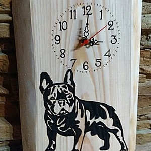 Francia Bulldog falióra vörösfenyőn, Otthon & Életmód, Dekoráció, Fali és függő dekoráció, Falióra & óra, Famegmunkálás, MESKA
