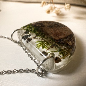 Medálos nyaklánc -  Műgyanta medál nemesacél láncon - az erdő ihletéséből  - ékszer - nyaklánc - medálos nyaklánc - Meska.hu