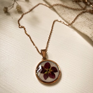 Medálos nyaklánc - Hortenziával díszített kerek műgyanta medál , Ékszer, Nyaklánc, Medálos nyaklánc, Ékszerkészítés, MESKA