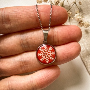 Medálos nyaklánc - Hópehely mintás műgyanta medál - ékszer - nyaklánc - medálos nyaklánc - Meska.hu