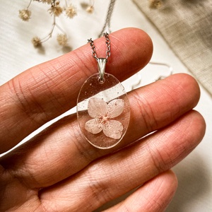 Medálos nyaklánc fülbevalóval - Hortenziás ékszerszett - ékszer - ékszerszett - Meska.hu