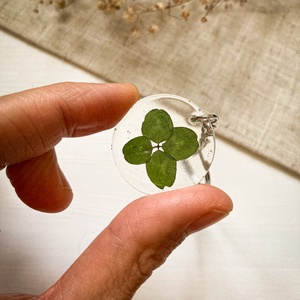 Négylevelű lóherés műgynata kulcstartó  - Meska.hu