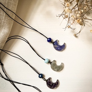 Medálos nyaklánc - Hold alakú műgyanta medál, Ékszer, Nyaklánc, Medálos nyaklánc, Ékszerkészítés, Mindenmás, MESKA