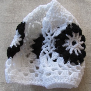 Fehér-fekete horgolt patchwork sapka -  - Meska.hu
