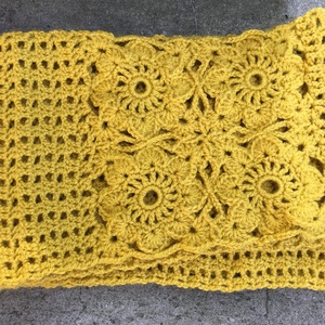 Mustársárga horgolt sapka és sál szett patchwork elemekből - ruha & divat - sál, sapka, kendő - sapka & sál szett - Meska.hu