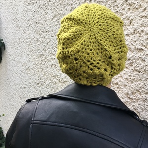 Horgolt sapka patchwork stílusban bogyós mintával zöldes színben -  - Meska.hu