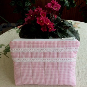 Rózsaszín kockás neszesszer - Meska.hu