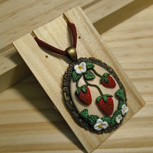 Epres nagy medál süthetőgyurmából - ékszer - nyaklánc - medálos nyaklánc - Meska.hu