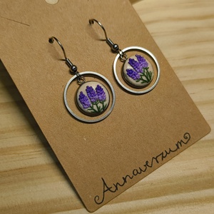 Levendulás süthetőgyurma fülbevaló - ékszer - fülbevaló - lógó fülbevaló - Meska.hu