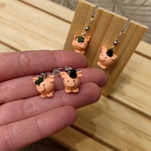 Új évi malackás fülbevaló, ékszer, Ékszer, Fülbevaló, Lógó fülbevaló, Gyurma, MESKA