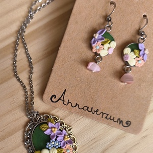 Tavaszi virágos nyaklánc/medál és fülbevaló szettben - ékszer - ékszerszett - Meska.hu