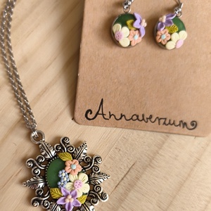 Tavaszi virágos nyaklánc/medál és fülbevaló szettben - ékszer - ékszerszett - Meska.hu