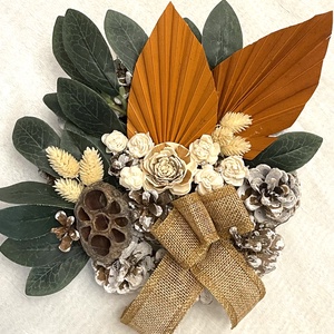 Sírdísz toboz alapon, szárazvirágokkal, termésekkel, szalaggal díszítve - otthon & életmód - vallás - temetkezési tárgy - sírdísz, kegyeleti dísz - Meska.hu
