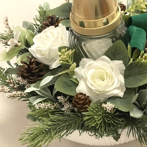 Sírdísz gipsz-cement kaspóban, fehér rózsákkal, mécsessel - otthon & életmód - vallás - temetkezési tárgy - sírdísz, kegyeleti dísz - Meska.hu