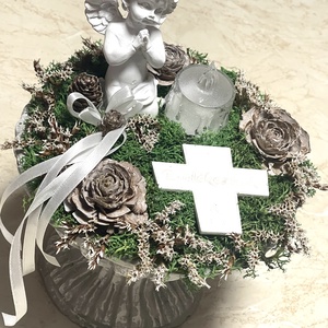 Sírdísz gipsz kehelyben, angyalkával, LED mécsessel - otthon & életmód - vallás - temetkezési tárgy - sírdísz, kegyeleti dísz - Meska.hu Sírdísz gipsz kehelyben, angyalkával, LED mécsessel - otthon & életmód - vallás - temetkezési tárgy - sírdísz, kegyeleti dísz - Meska.hu