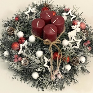 Adventi dísz piros-fehér színekben, műfenyővel, zöldekkel, gömbökkel, fa dekorációval, Karácsony, Adventi díszek, Adventi asztaldísz, Virágkötés, MESKA